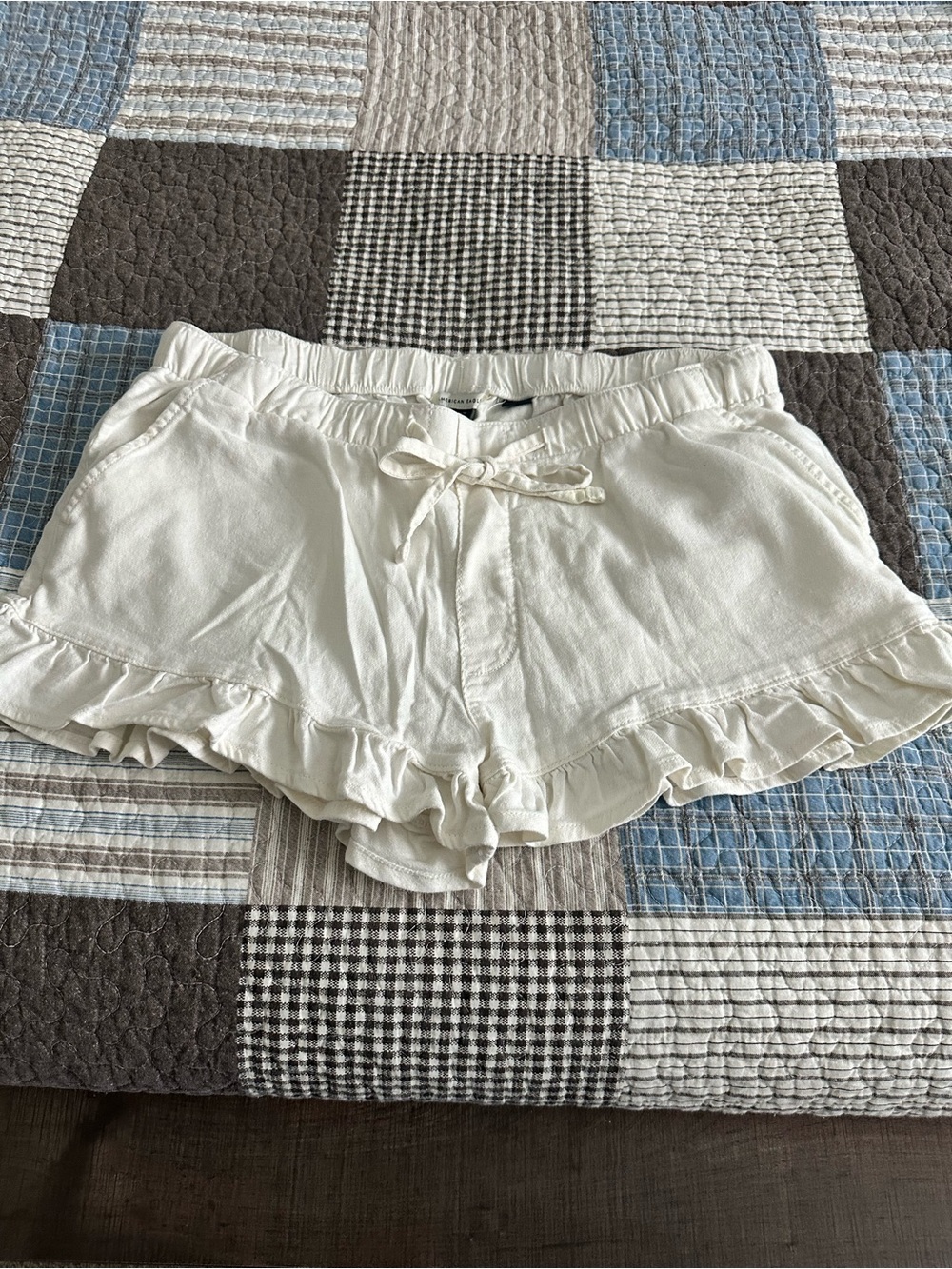 American Eagle Women’s White Ruffle Hem Drawstring Shorts